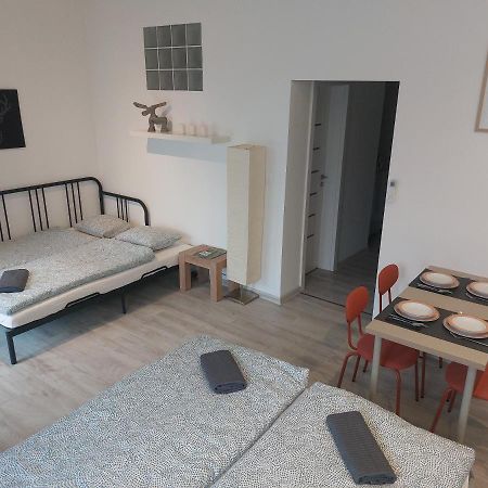 شقة Utulny Apartman S Balkonom براتسيلافا المظهر الخارجي الصورة