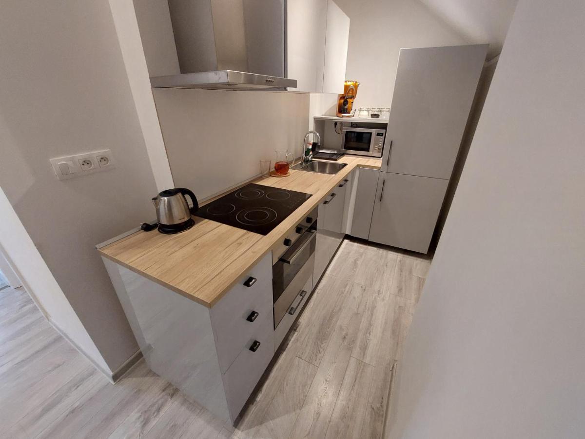 شقة Utulny Apartman S Balkonom براتسيلافا المظهر الخارجي الصورة